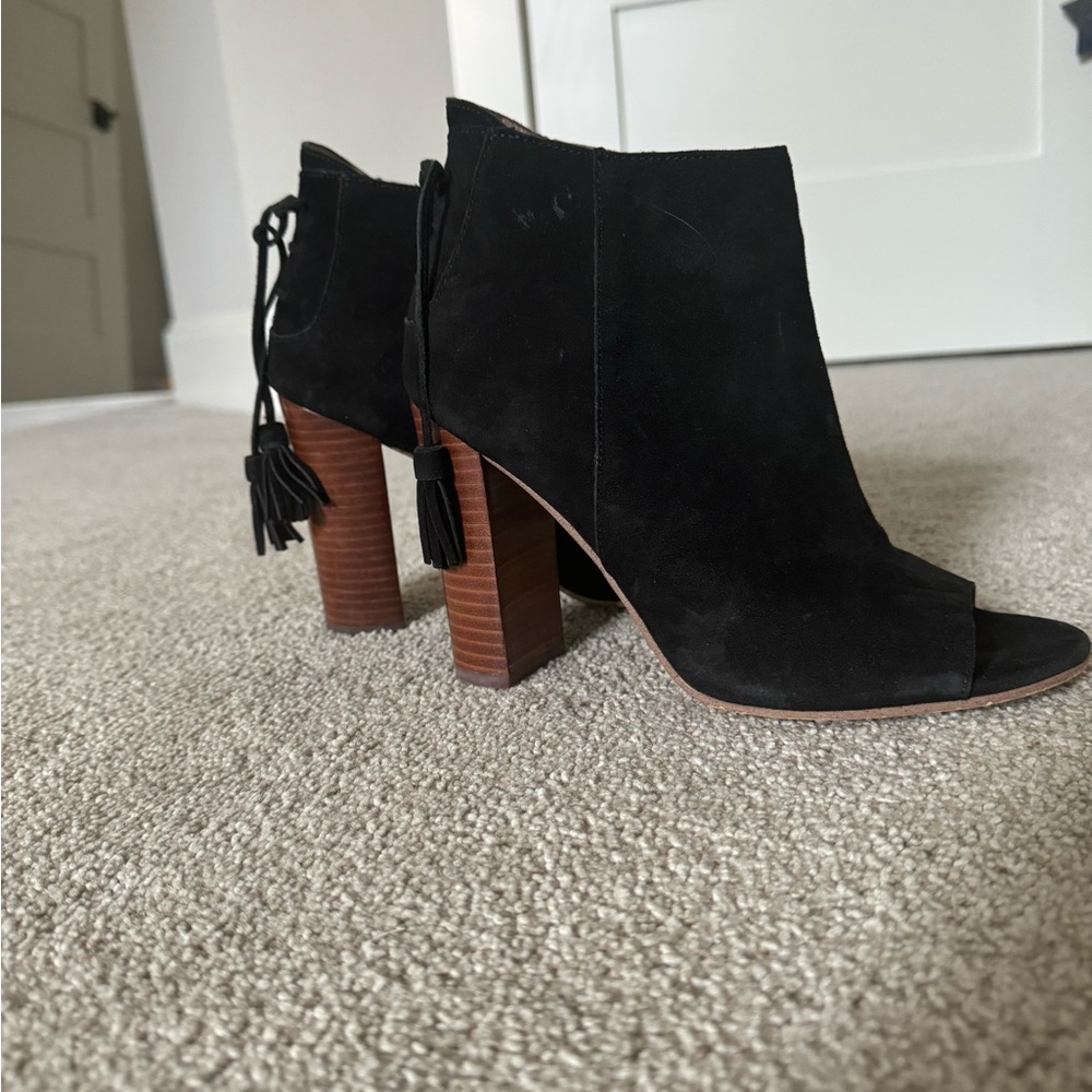 Women’s 7.5 halogen black peep hole ankle booties